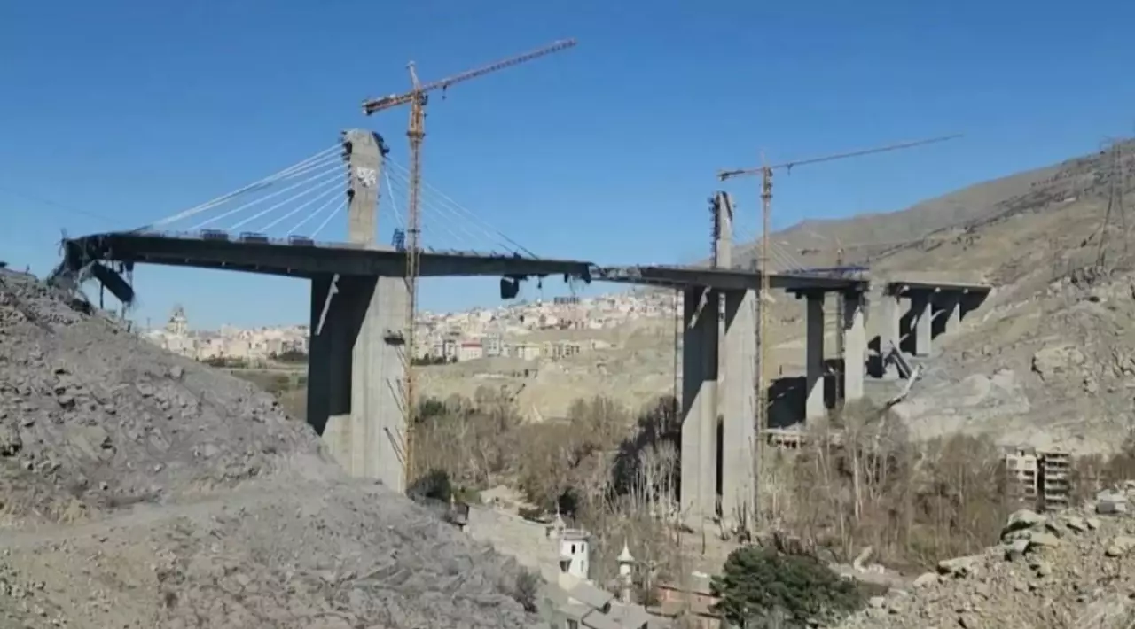 АҚШ 13 мыңнан аса нысанға соққы жасады