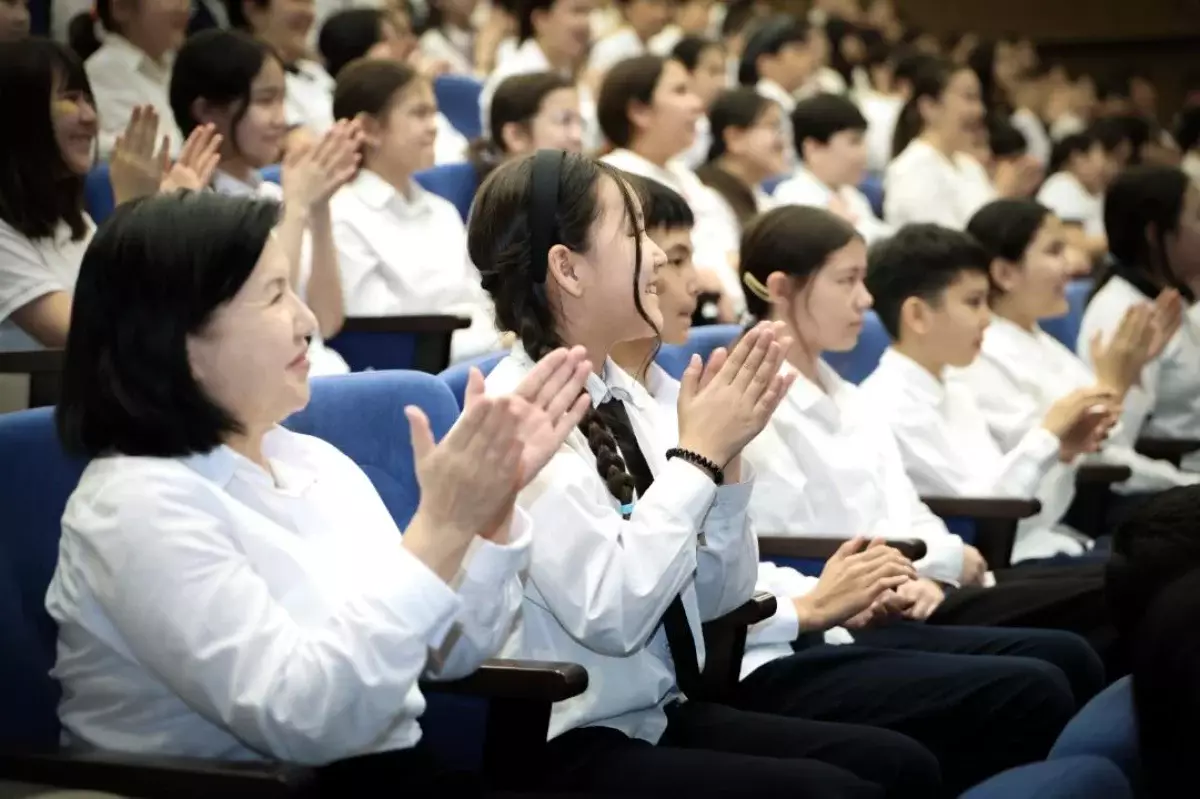 Мен таңдаған жол: еліміздің барлық мектептерінде республикалық ашық сабақ өтті