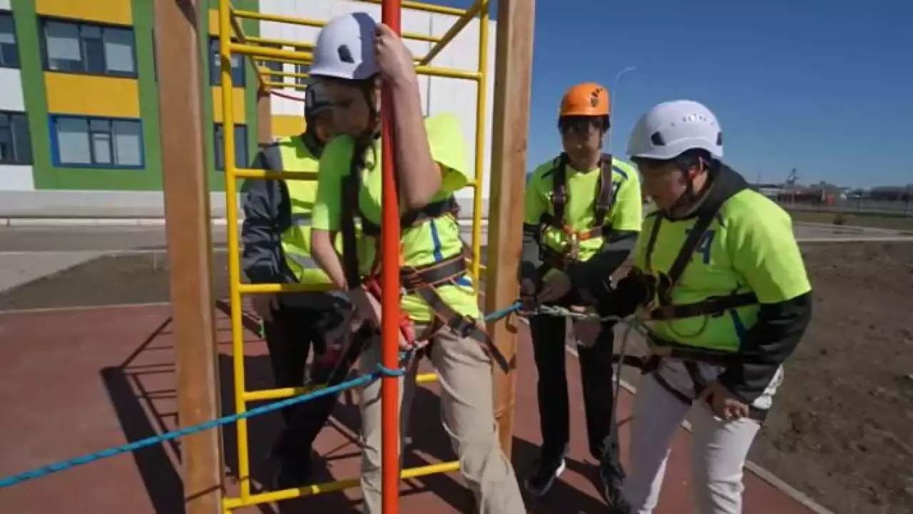 Школьники Аксая провели спортивный фестиваль ко Дню здоровья