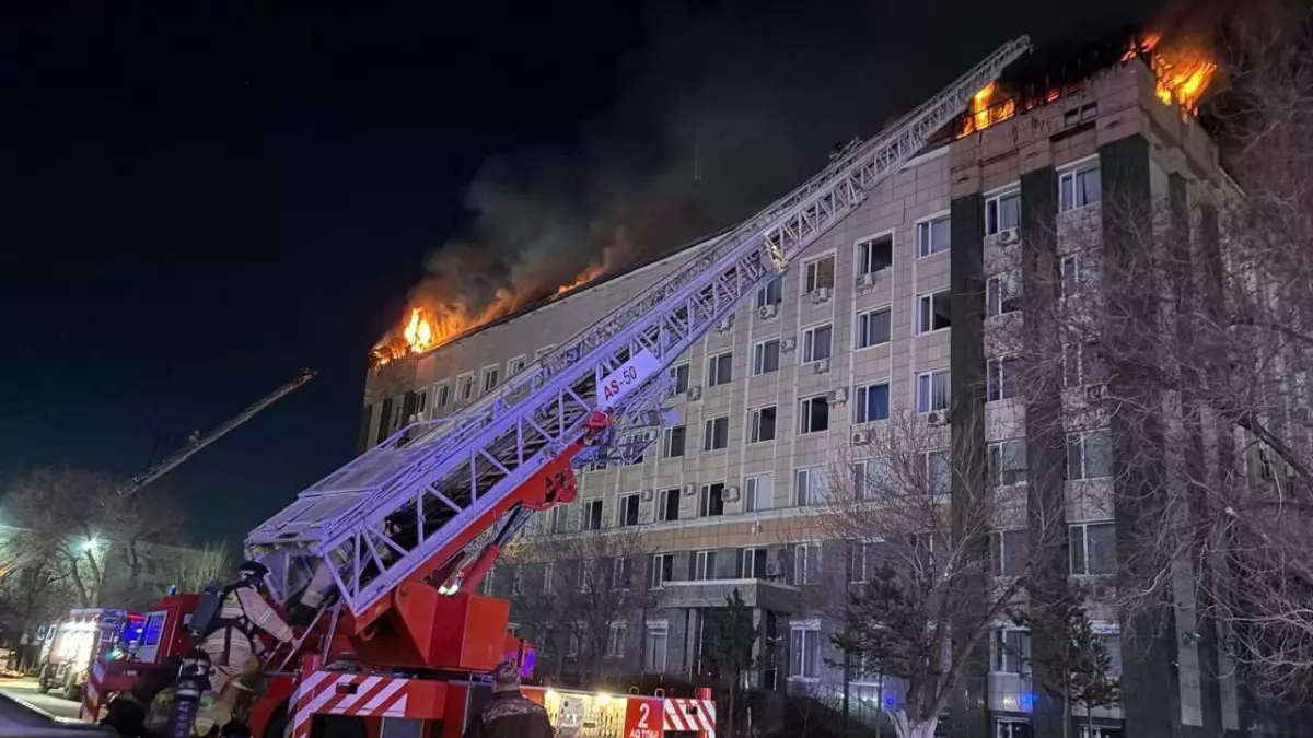 Пожарные локализовали возгорание в здании акимата Актобе