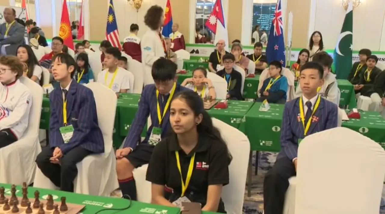Юные шахматисты из 19 стран соревнуются в Алматы