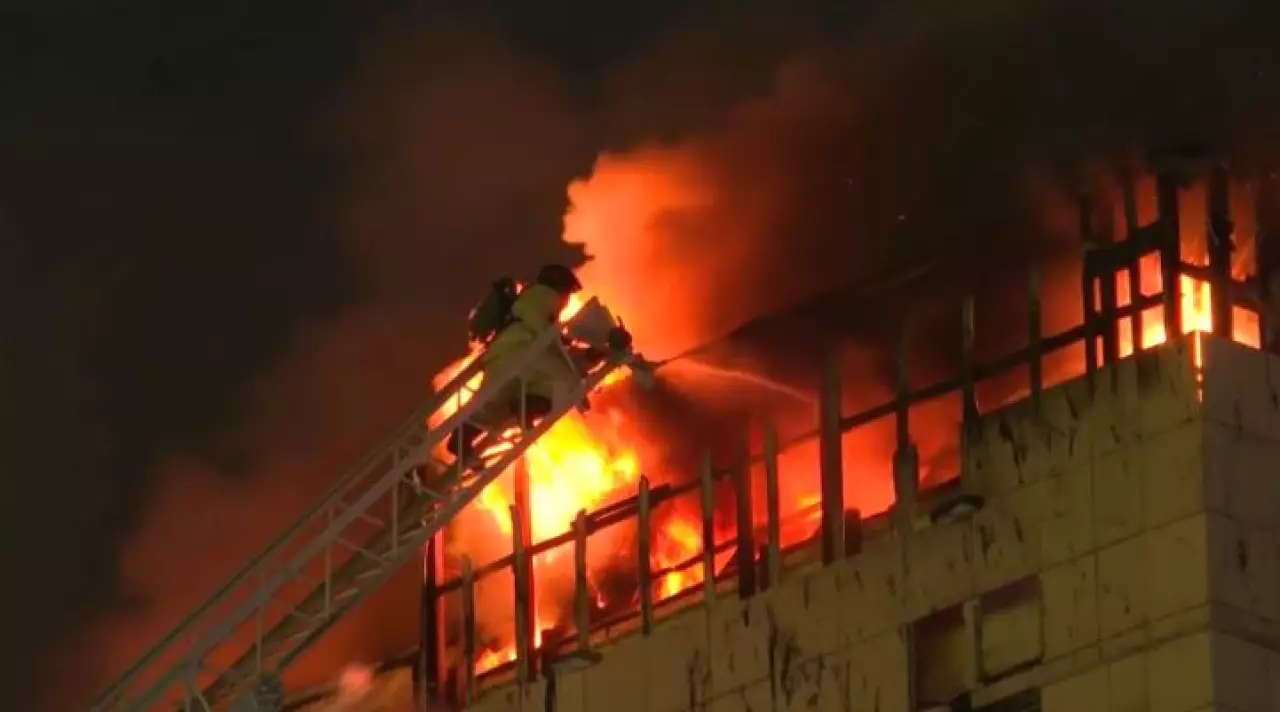 Пожар на крыше акимата ликвидировали в Актобе