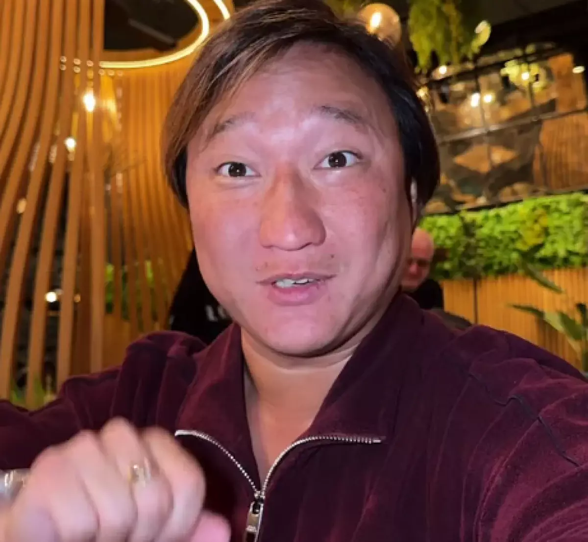 Скандальный блогер из России высказался о работе полиции в Казахстане