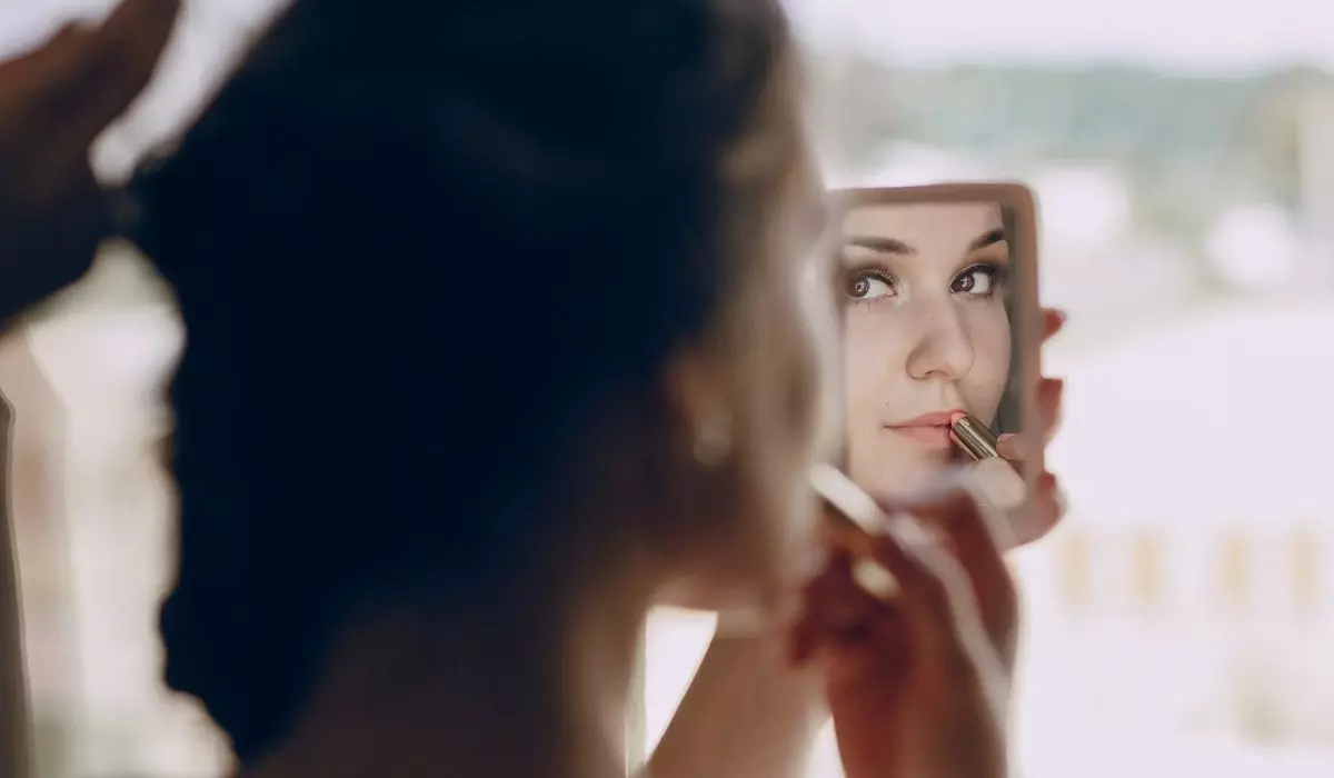 Ер адам компаниядан ұрлаған 100 миллион теңгені эскортқа шашқан