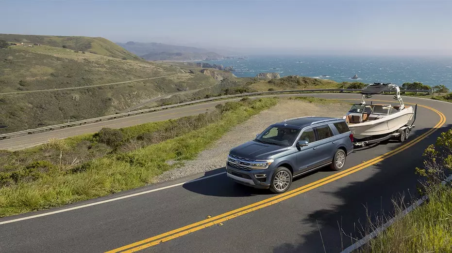 Ford отзывает более 422 000 автомобилей из-за проблемы с дворниками.