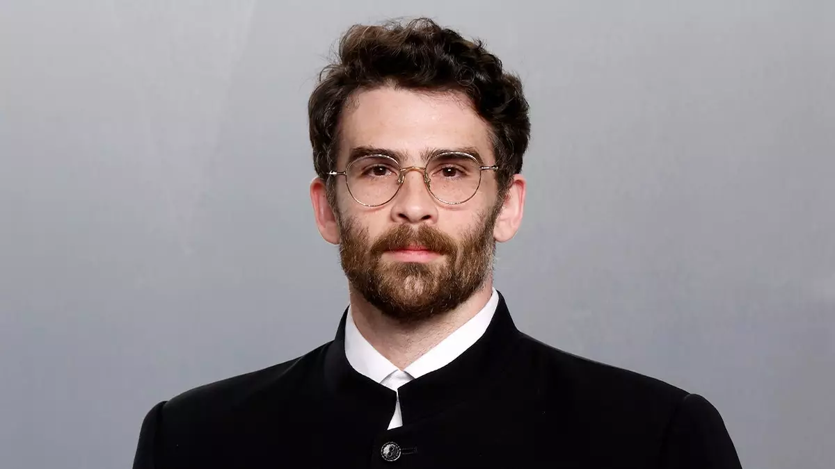 Популярный леворадикальный стример обрушился с нецензурной бранью на вьетнамскую коммунистическую беженку в всплывшем видео.