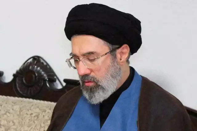 Иранның жоғарғы көшбасшысы ес-түссіз жатыр