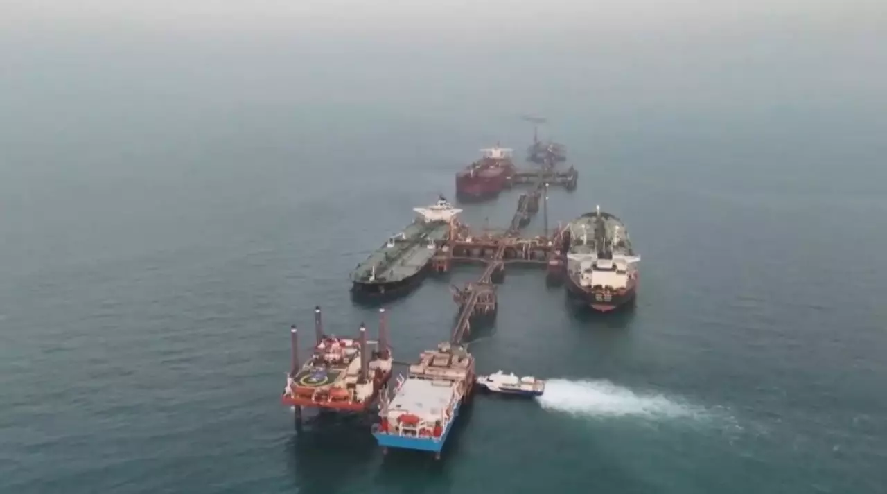 Иран готов открыть Ормузский пролив