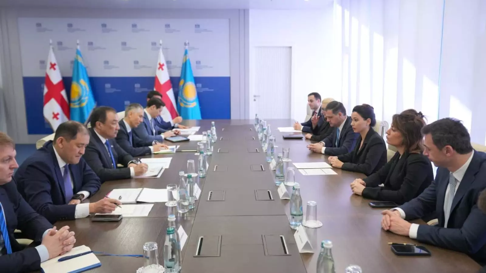 Казахстан и Грузия укрепляют логистические связи для повышения конкурентоспособности Среднего коридора.