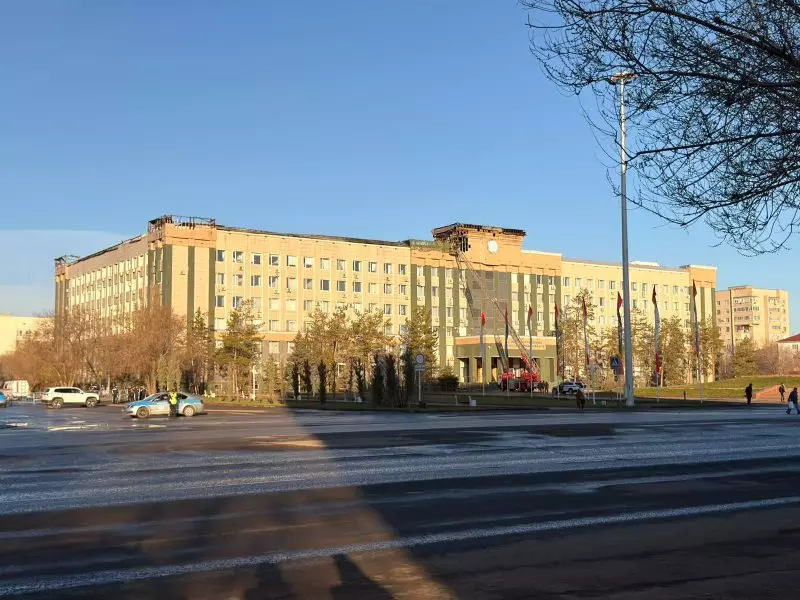 Чиновники перешли на удалённую работу после пожара в Актобе