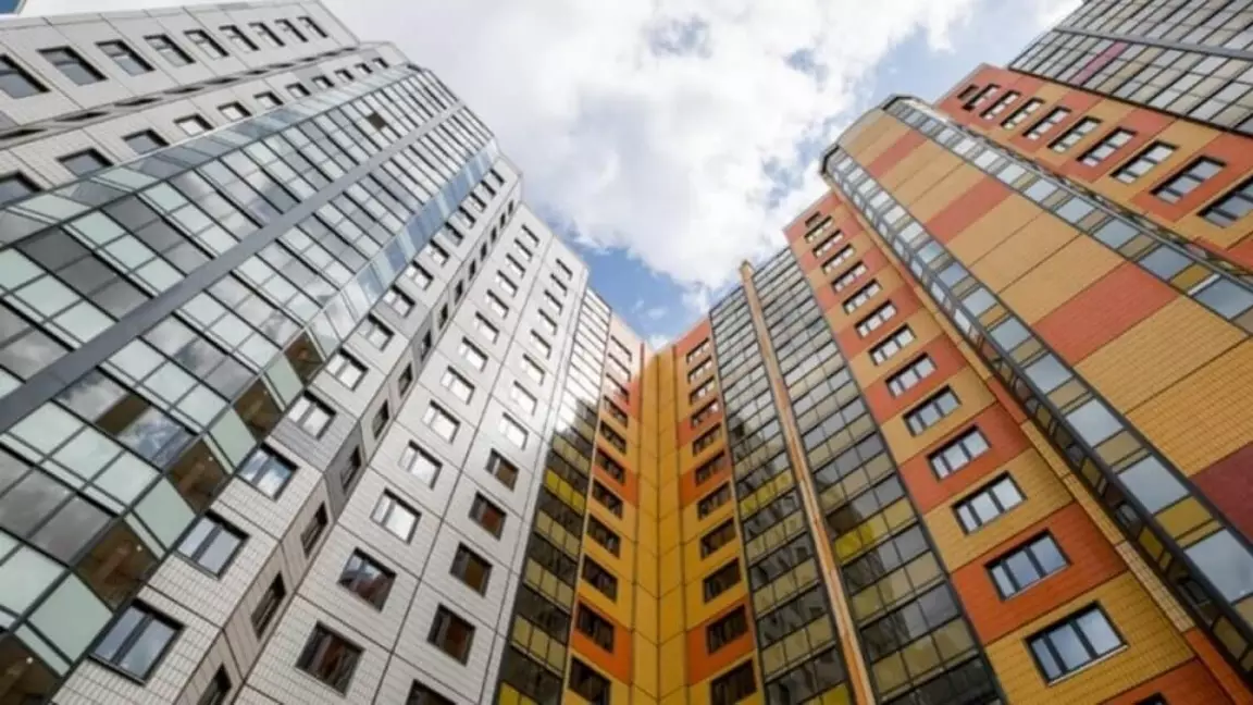 Таразда бесінші қабаттан секірген ер адам көз жұмды