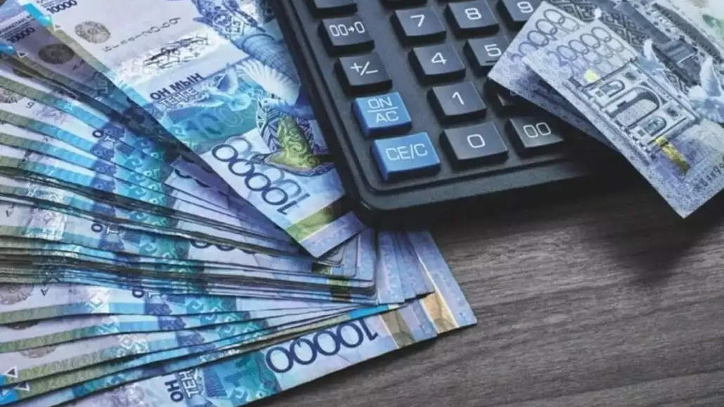 Пенсии, пособия и социальные выплаты: кто и сколько получает в Казахстане?