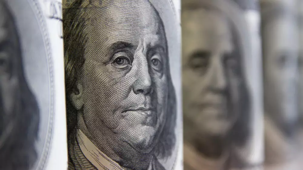 Таяу Шығыстағы ахуал: Қазақстанда доллар қайта қымбаттады