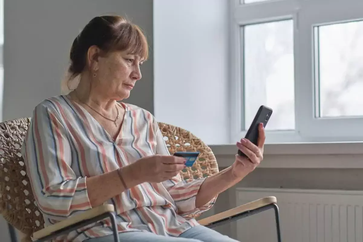 Шымкентте ірі интернет-алаяқтықтың жолы кесілді: зейнеткерге 9 млн теңге қайтарылды