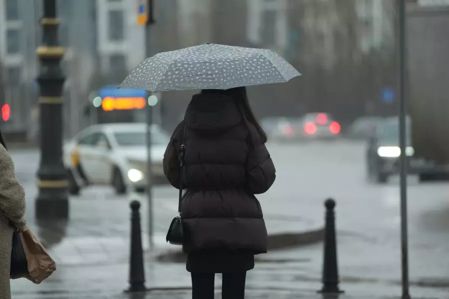 Көктемгі құбылмалы ауа райы: күн күрт суытып, қатты жауын-шашын жауады