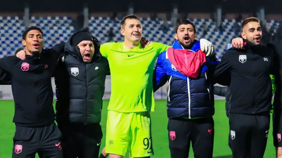 Отберут чемпионство у "Карабаха"? Клуб казахстанца одержал 20 победу в чемпионате