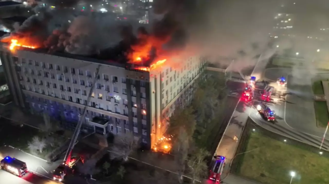 Названа предварительная причина пожара в акимате Актобе