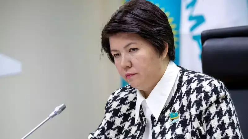 "Жұлдыз Сүлейменова, ұстаздан алынған әрбір ақша қайтарылсын!"деген белсенді педагог үндеу жасады