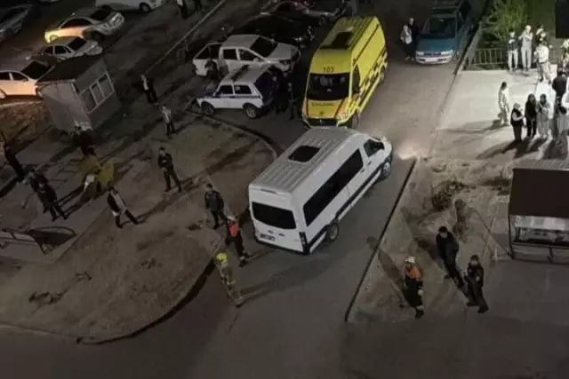 Ер адам  құтқарушылардың көзінше 5-қабаттан секіріп кетті