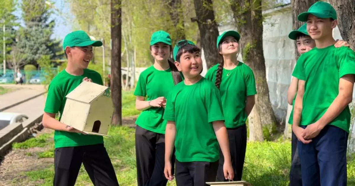  Алматылық оқушылар «Бір түп ағаш – болашақтың кепілі» экоакциясына қатысты 