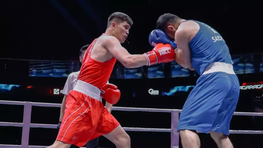 Брал бронзу ЧМ и выбивал с Олимпиады Шымбергенова. Всё о сопернике Торехана Сабырхана по финалу ЧА-2026