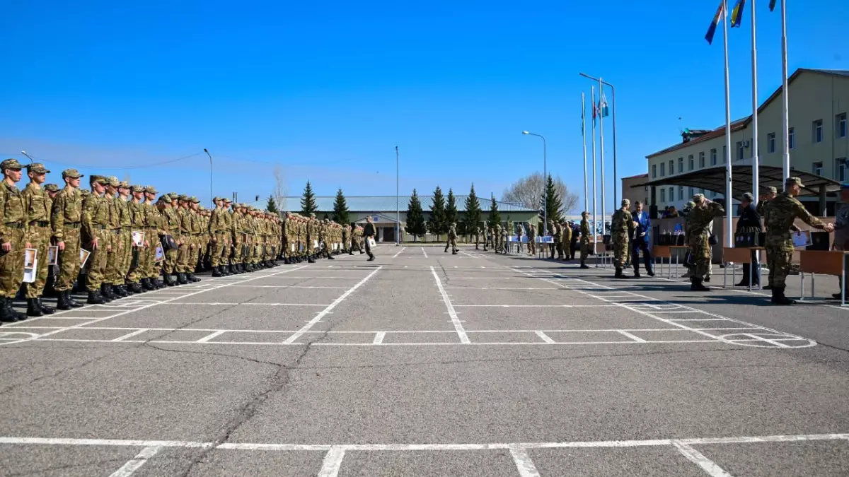 Сколько казахстанцев призовут в армию этой весной сообщили в Минобороны