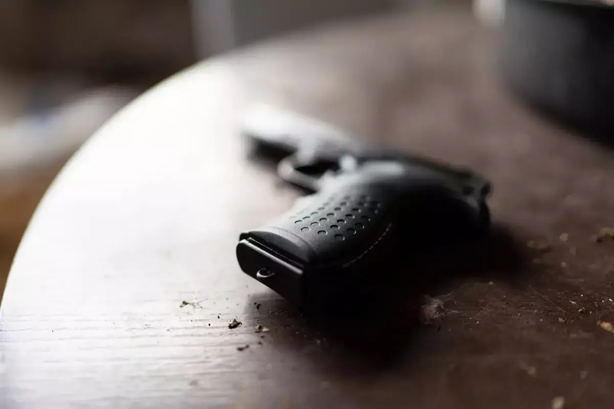 В Актау мужчина выстрелил в прохожего из травмата и попал под суд - новости на Lada.kz 08.04.2026