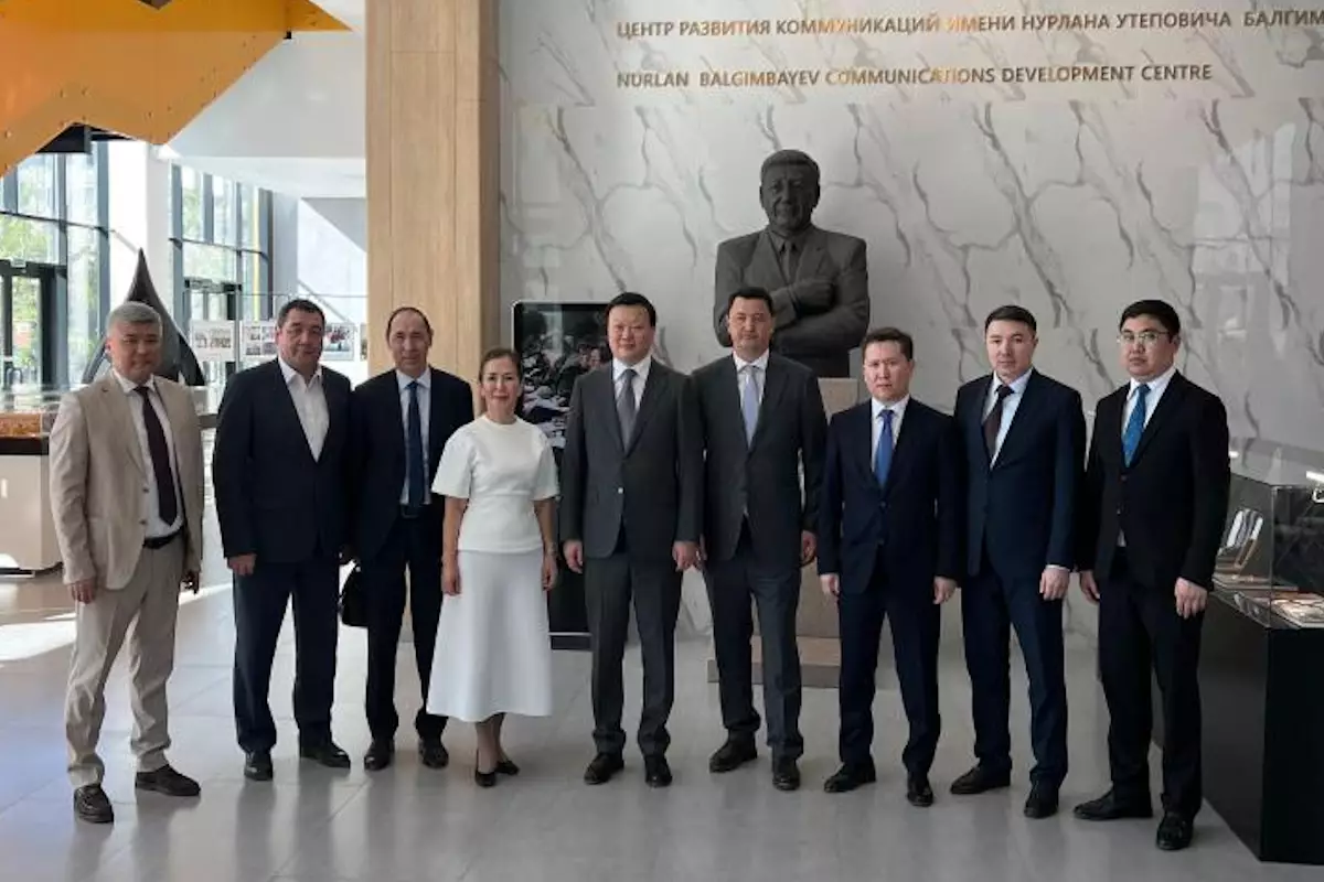 Советник президента ознакомился с работой филиала университета имени И. М. Губкина в Атырау