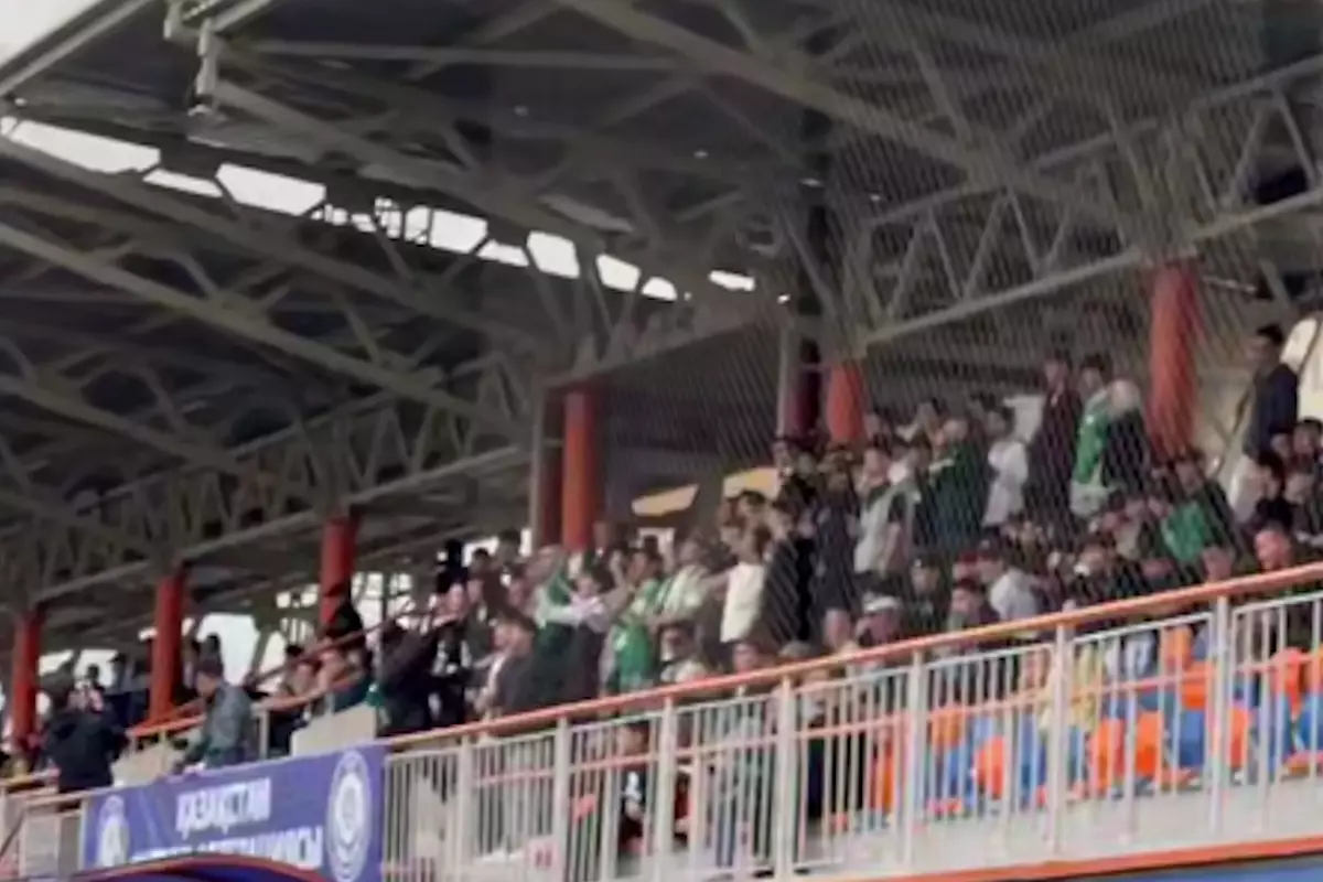 Болельщики «Атырау» не простили судью после скандального матча с «Ордабасы»