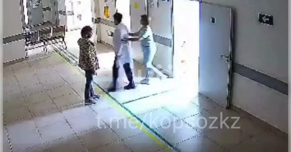  Астанада пациент фельдшерге шабуыл жасап, қашып кеткен 