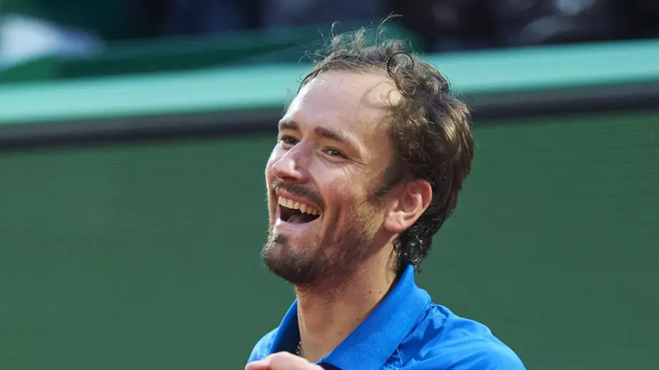 Медведев впервые в карьере проиграл с двумя баранками