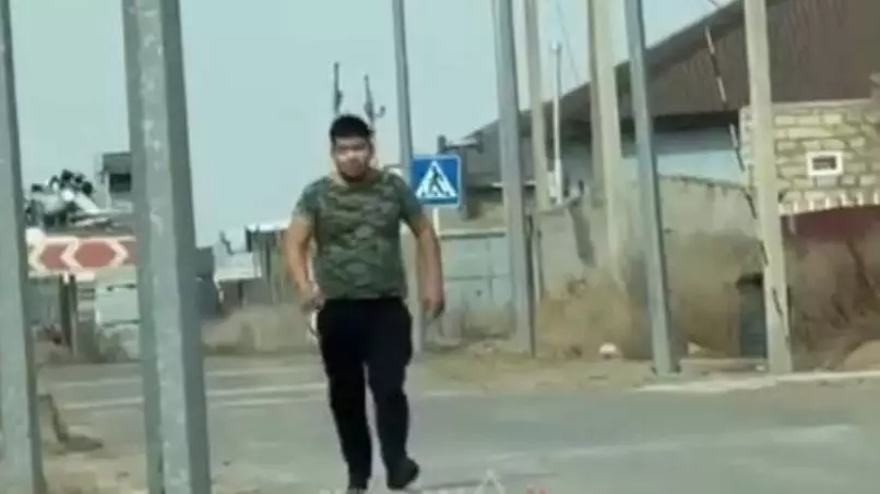 Атырауда курьерге пышақпен шабуыл жасалды