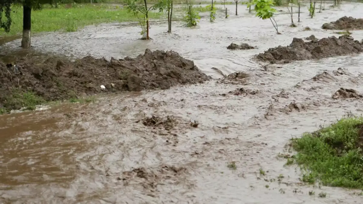 Қырғызстанда 12 мың үйді селден қорғау үшін 21 дамба салынады