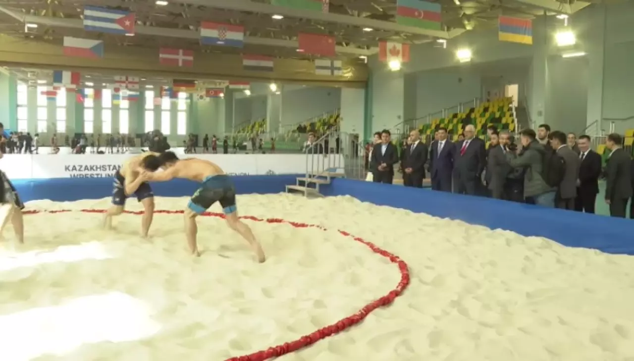 Казахстан может принять чемпионат мира по борьбе