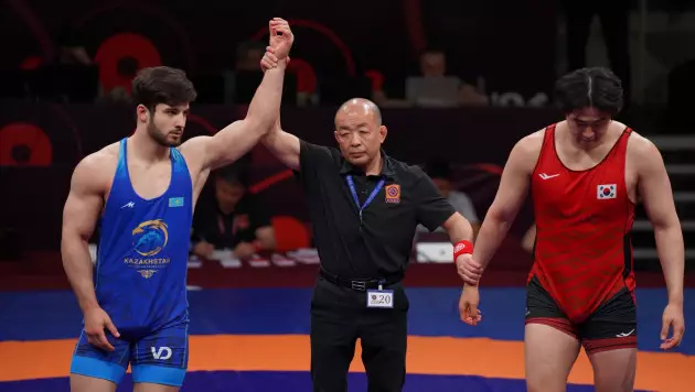 Казахстан досрочно завоевал медаль чемпионата Азии по борьбе