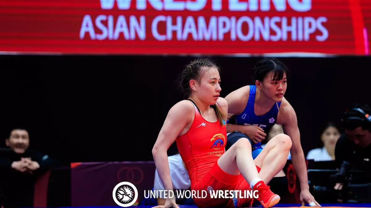 На чемпионате Азии по борьбе две казахстанки поборются за бронзу