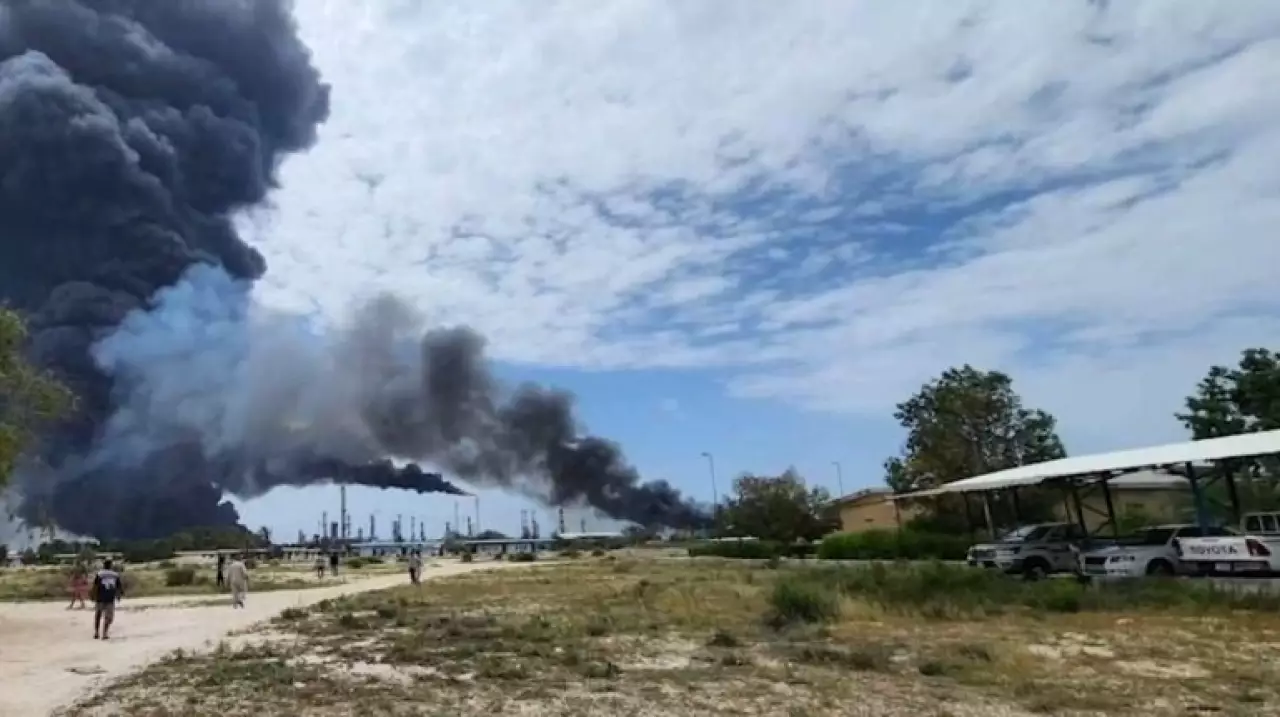 Атакован НПЗ на иранском острове Лаван