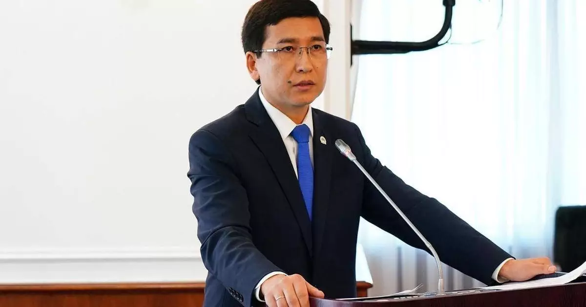  `Ажырасып жатқандар бар`: Асхат Аймағамбетов психологтарға қатысты үлкен мәселені көтерді 