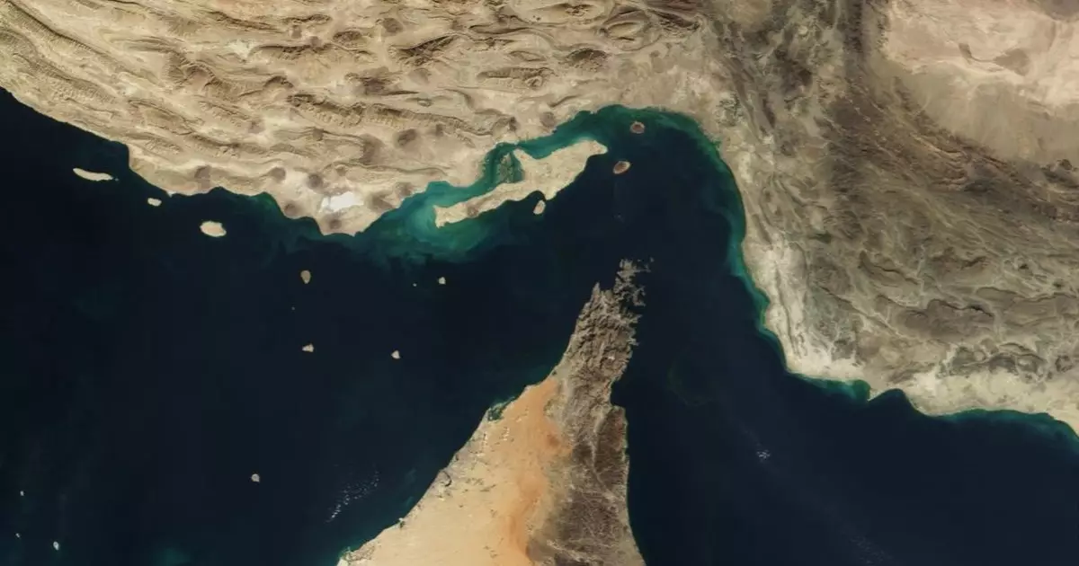  Иран Ормуз бұғазының әлі де жабық екенін мәлімдеді 