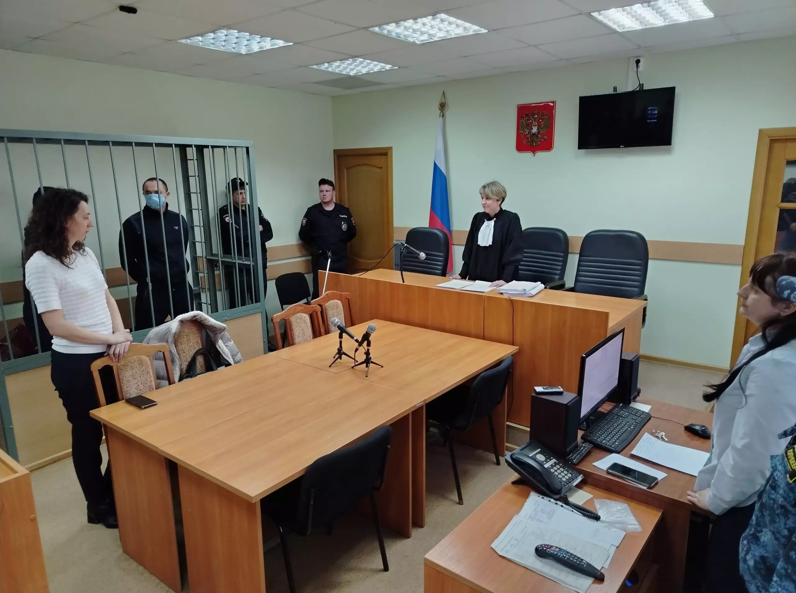 В Вичуге продлили меру пресечения двум подозреваемым в ограблении банка в Казахстане.