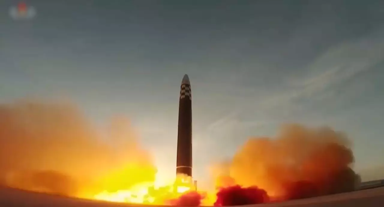 Испытания баллистической ракеты провели в КНДР