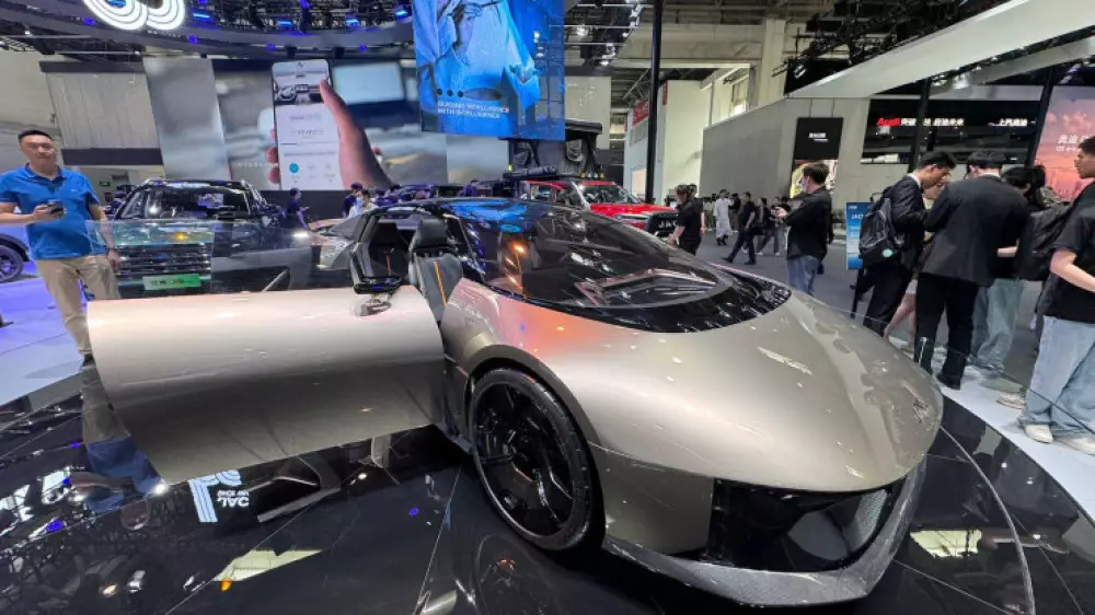 Неге қытайлық көліктер аңызға айналған еуропалық маркаларға ұқсайды: олардың дизайнын кім жасаған?