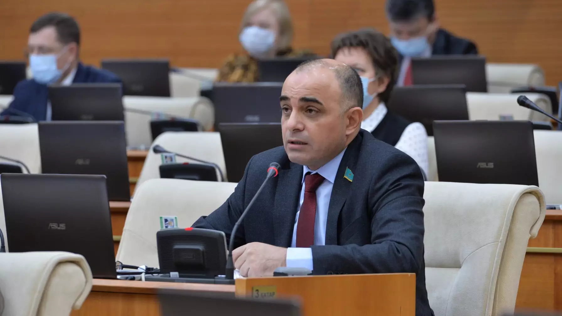 Мәжіліс депутаты ит үшін иесіне салық салу туралы ұсыныс жасады