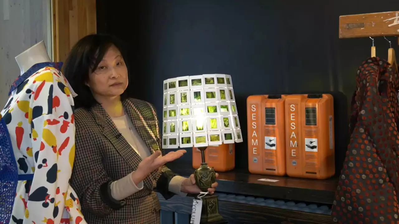 Уроженка Алматы превратила отходы в моду