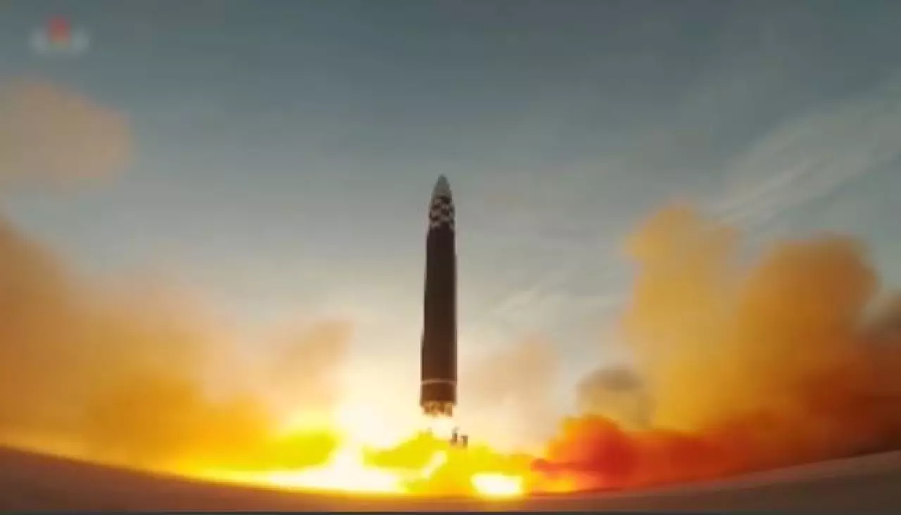 Солтүстік Корея қаруларын сынап көрді