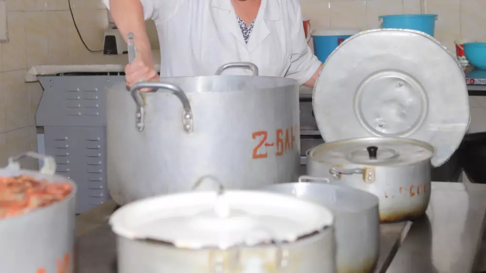 Қостанай облысында туберкулезбен ауыратын әйел мектеп асханасында жұмыс істеген