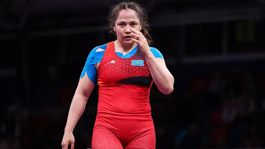 ЧА-2026 по борьбе: Жамиля Бакбергенова обидно проиграла, Тыныс Дубек вышла в полуфинал