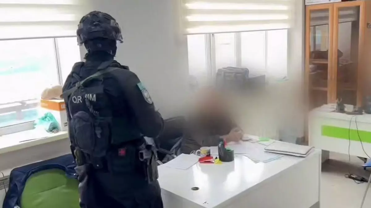 Спецназ в ЦОНе Актобе: накрыли подпольные "услуги" по регистрации иностранцев