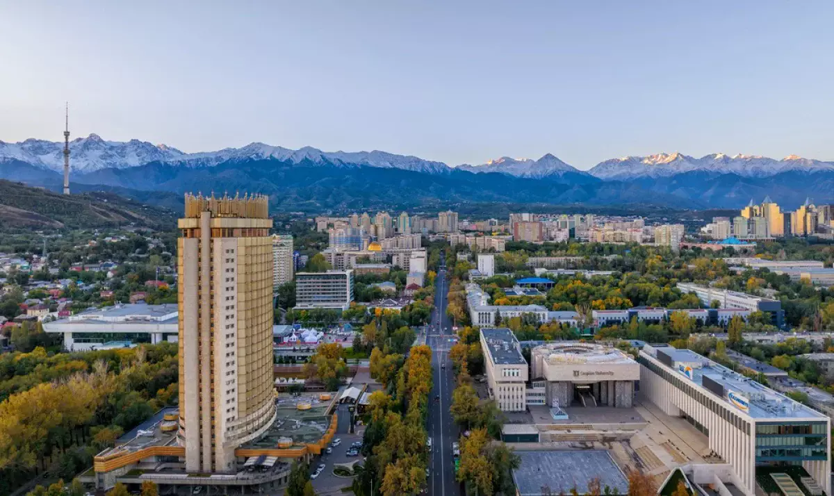 Алматыда өңірлік «Аналитика мектебіне» өтінім қабылдау басталды: қатысушылар қаланың болашағы үшін шешімдер әзірлейді