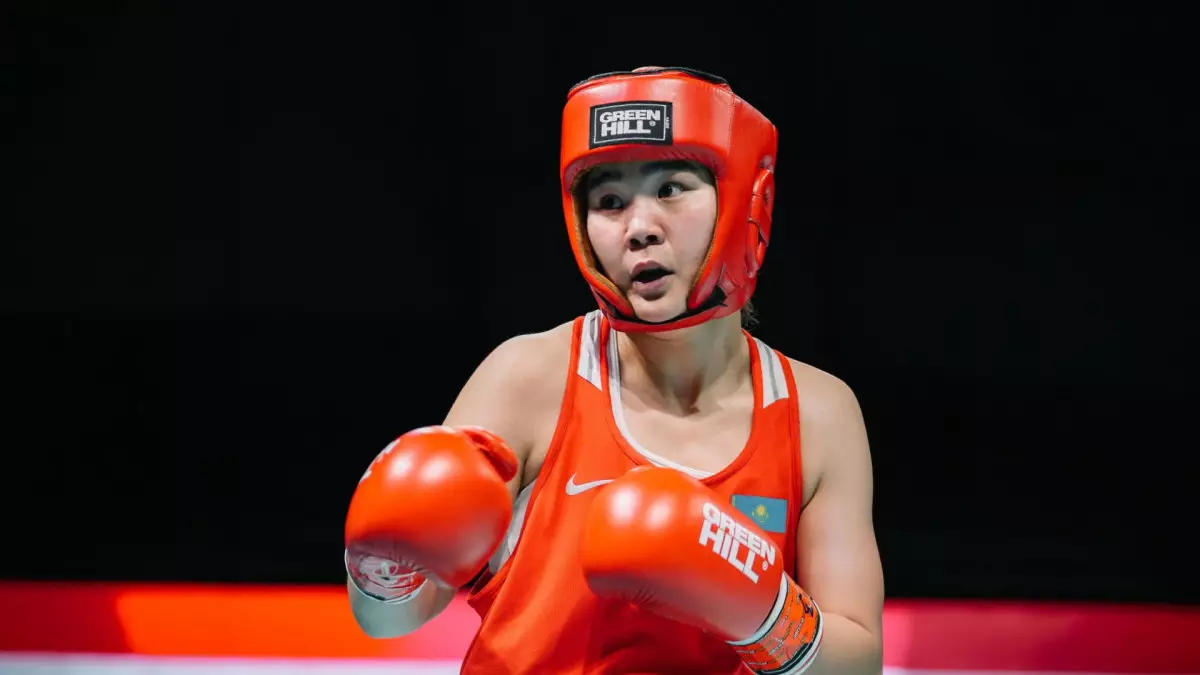 Чемпионат Азии по боксу: Бахыт Сейдиш завоевала "серебро"